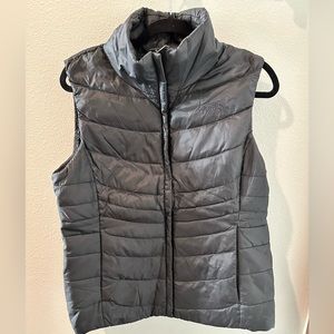 North face black women’s vest